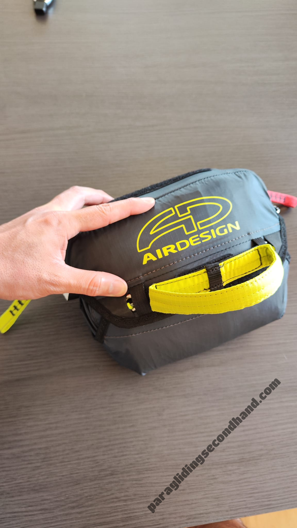 Contenedor Paracaídas AirDesign