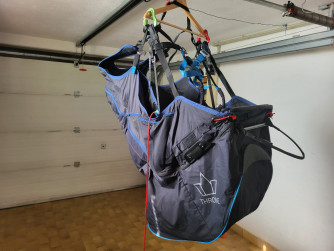 Triple Seven 777 Throne, L