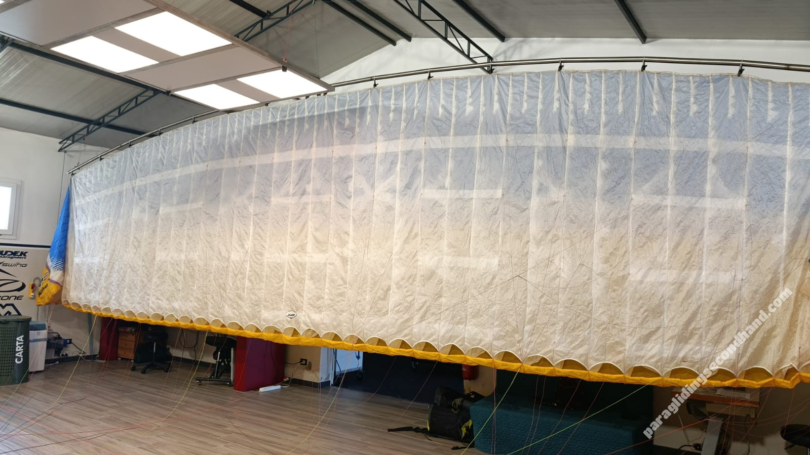 UP KIBO 2 M + Woody Valley HASKA L + Niviuk Round M - Image 4