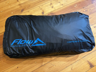 New Paraglider Flow Cosmos 2 (low En B) + Harness GIN Verso 3 (reversible) + Resque GIN Yeti Cross 2 +... All M size
