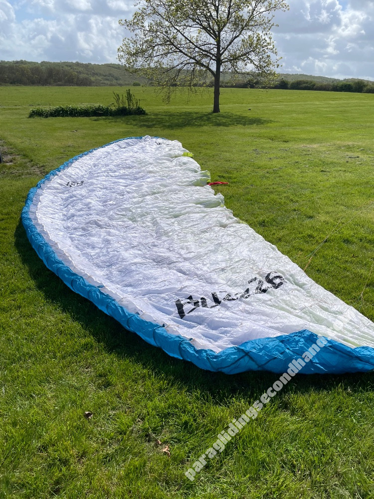 Ozone Buzz Z6 ML (9 hours airtime) + Sup’Air Evo Lite Harness + Reserve. Full Kit + Extras. - Image 9