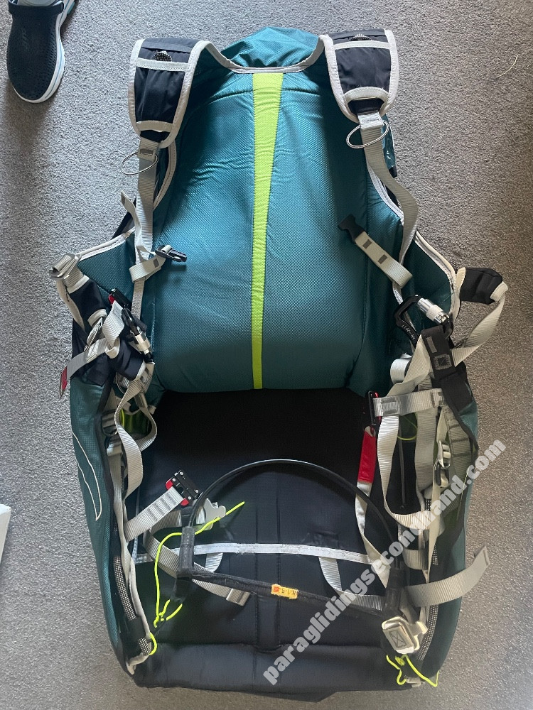 Ozone Buzz Z6 ML (9 hours airtime) + Sup’Air Evo Lite Harness + Reserve. Full Kit + Extras. - Image 8