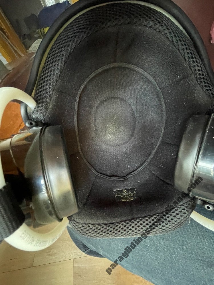 Paramotor helmet, clean and free of scratches - Image 2