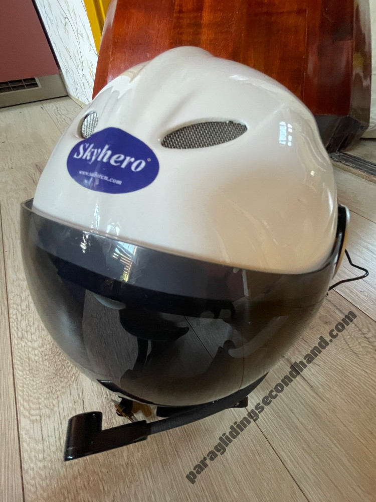 Paramotor helmet, clean and free of scratches - Image 10