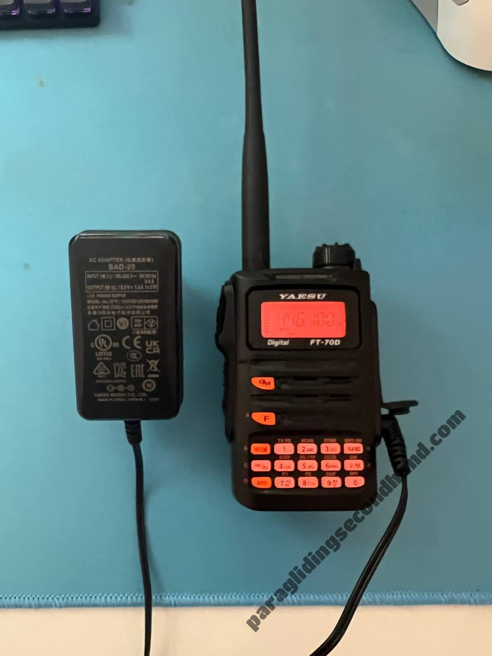 yaesu ft70d, almost new.