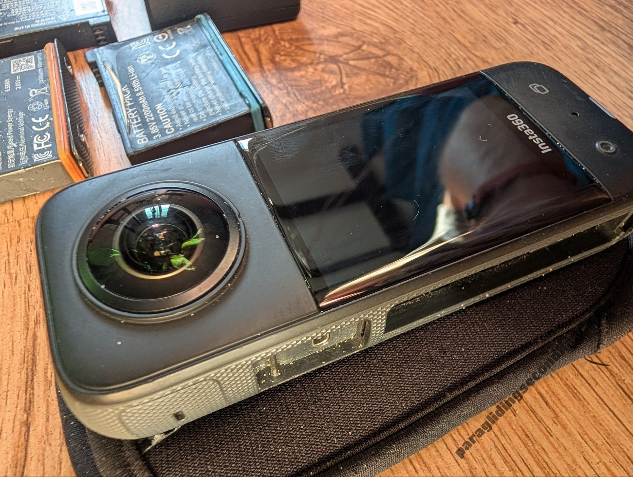 Insta360 X3 + 3 Batteries + Triple Charger + Remote Control - Image 4