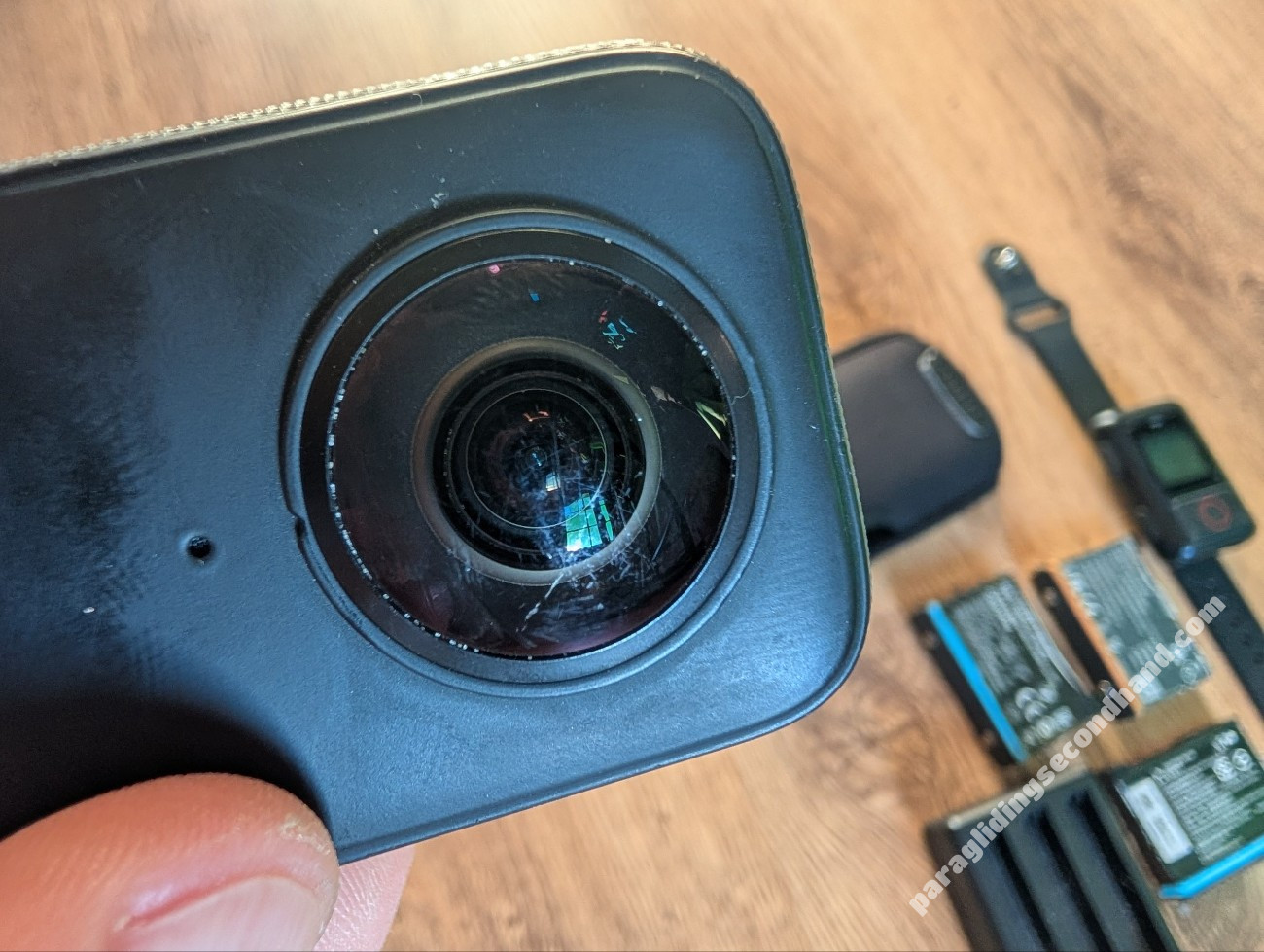 Insta360 X3 + 3 Batteries + Triple Charger + Remote Control - Image 3