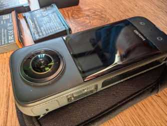 Insta360 X3 + 3 Batteries + Triple Charger + Remote Control