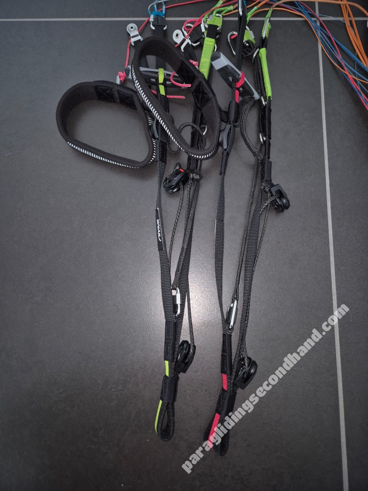 Niviuk X-One, 24, 2026, (98-112kg), 30h - Image 3