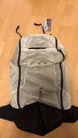 Advance Weightless, M