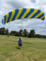 Symphonia 22 met splinternieuw harnas +parachute
