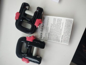 Quick-out paragliding carabiner