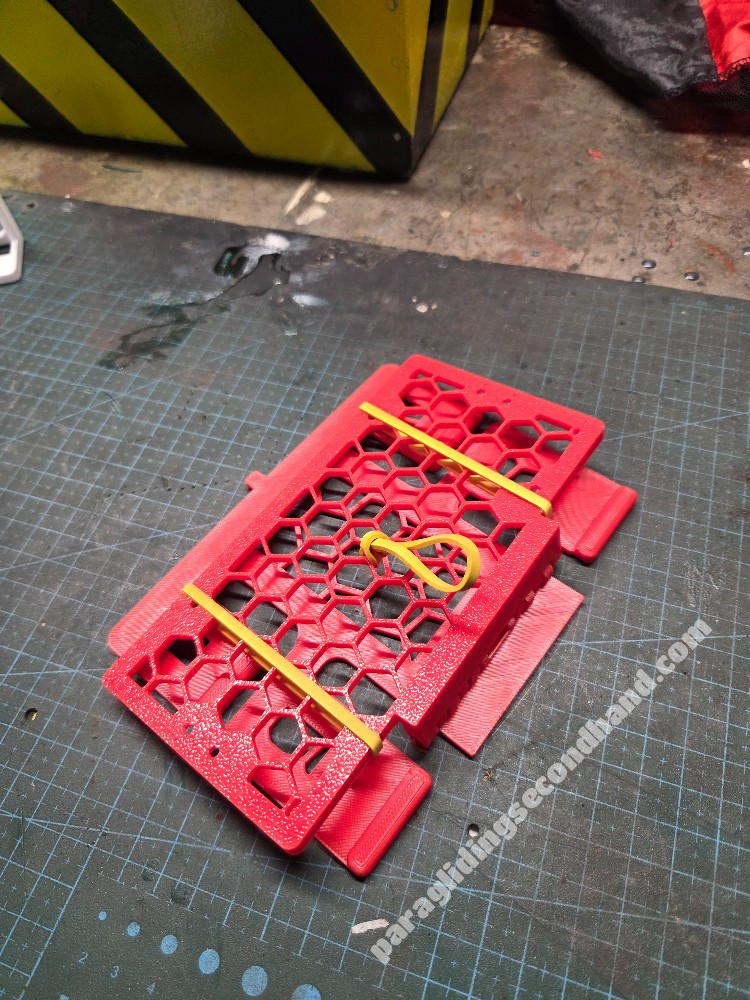 Chest bag phone holder - Image 2