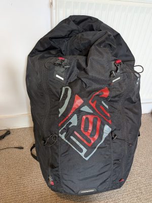 Full beginners kit -Niviuk Koyot 2, Gin Verso harness, reserve, travel bag, compression sack