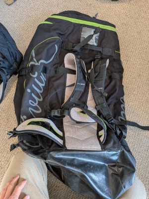 Full beginners kit -Niviuk Koyot 2, Gin Verso harness, reserve, travel bag, compression sack