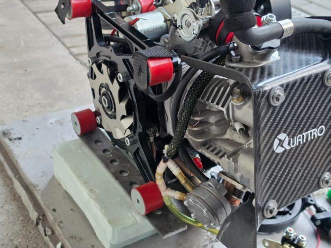 EOS Quattro dual start four stroke engine with 20 hours