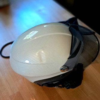 Charly Vitesse white-pearl M/L with visor + comms