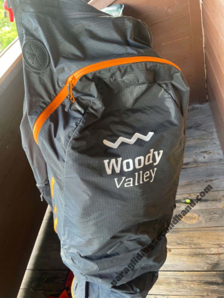 Woody Valley Crest, M