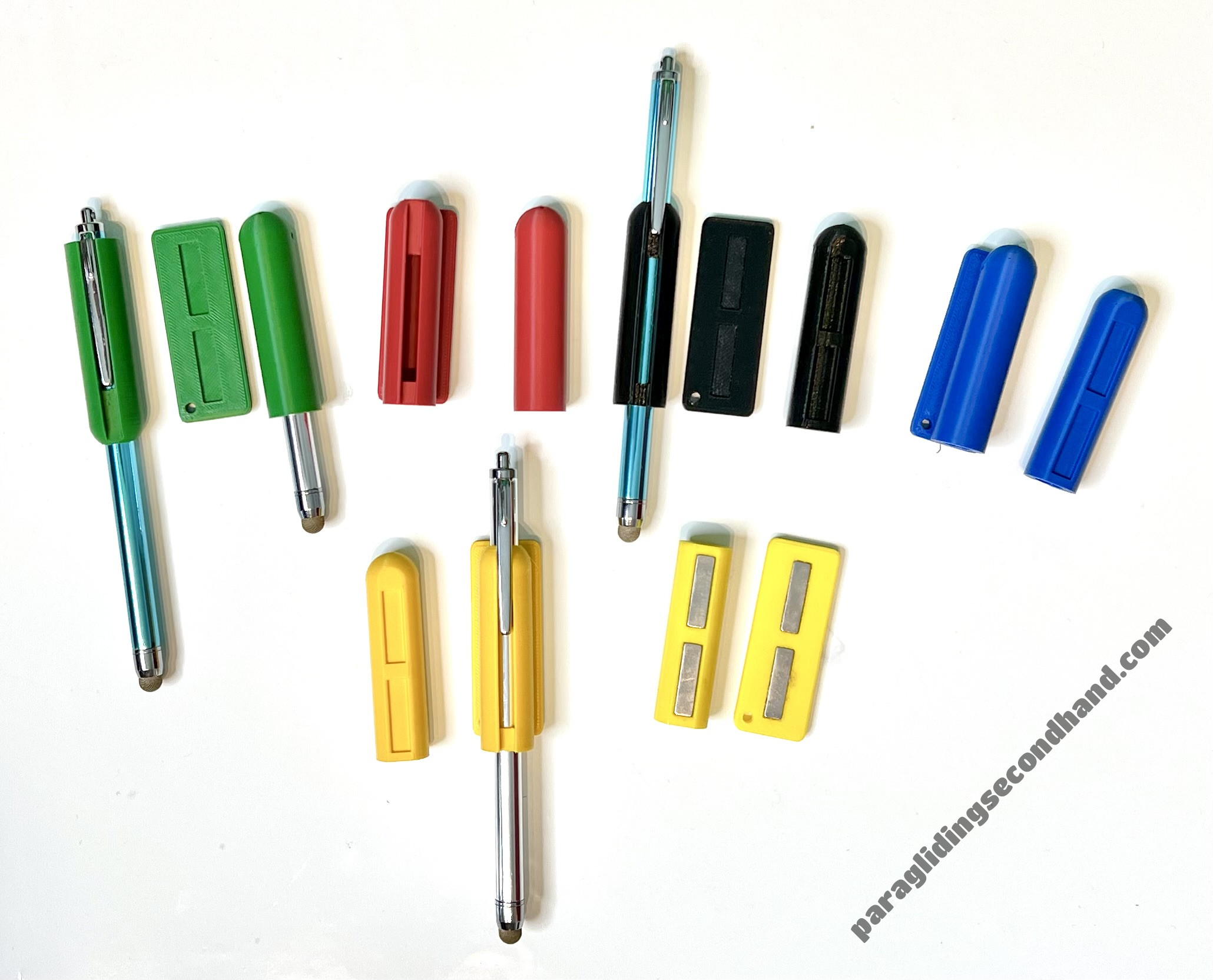 Magnetic Pen-Holder for the Cockpit