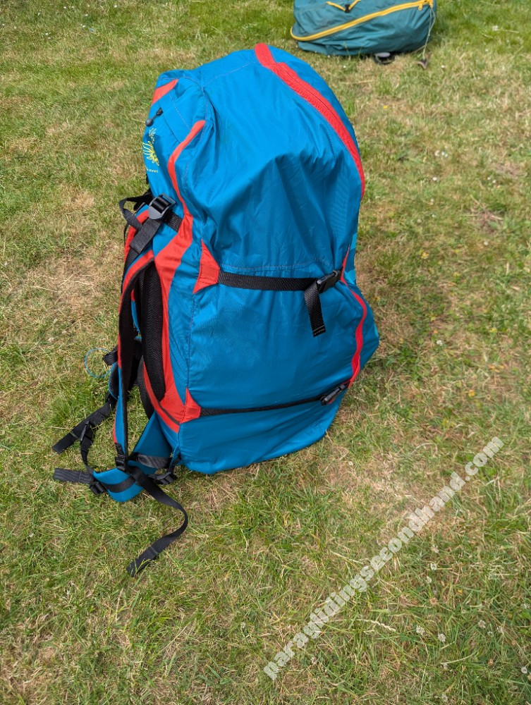 Full Kit: Icaro Gravis Large, Aix 3 harness (brand new), Reserve, Flymaster GPS Vario, helmet, speed bar, Stirrup, new bag