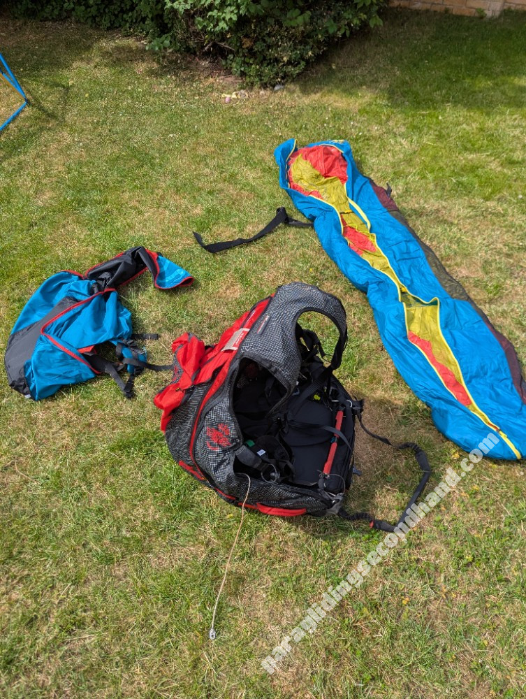 Full Kit: Icaro Gravis Large, Aix 3 harness (brand new), Reserve, Flymaster GPS Vario, helmet, speed bar, Stirrup, new bag