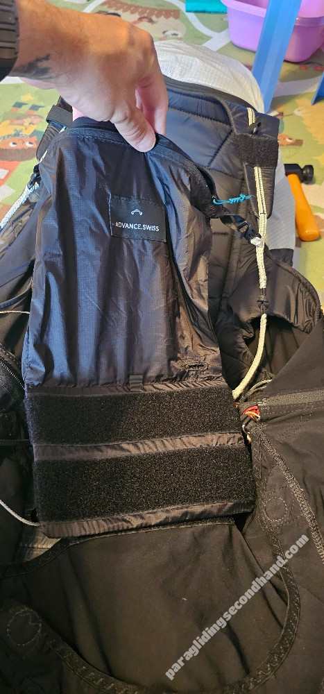 Advance Weightless, M, 2024