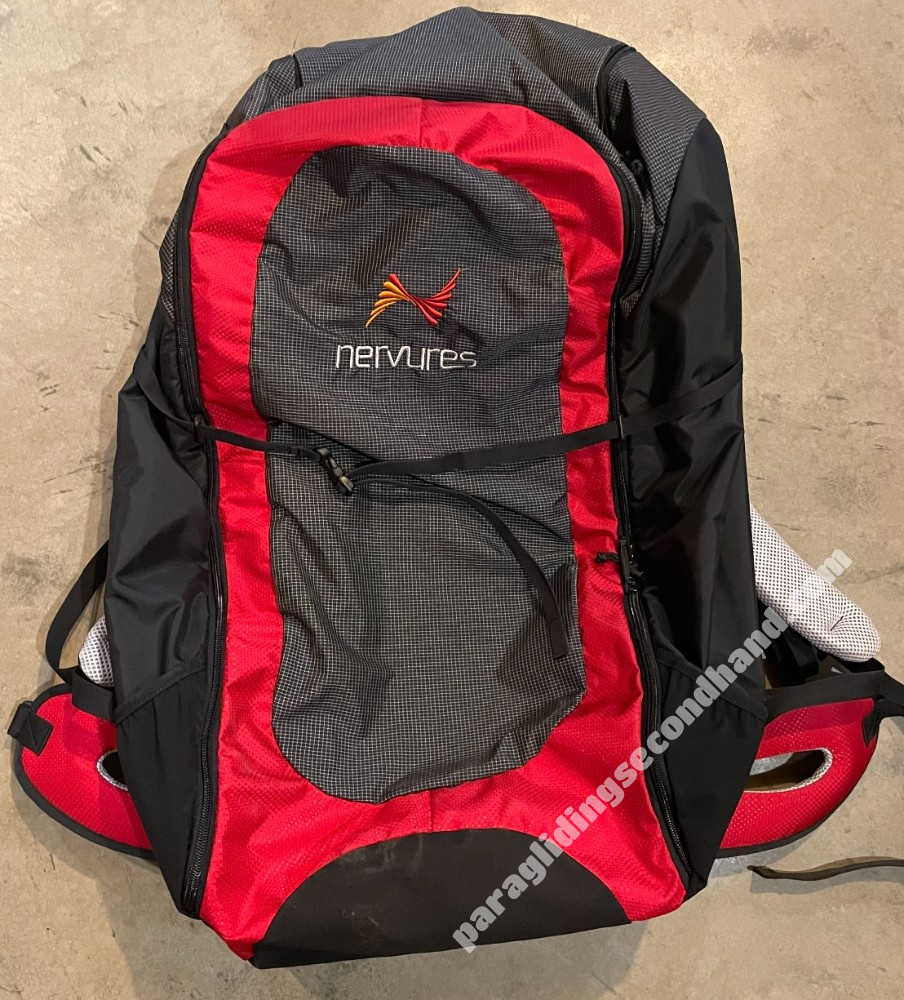 NERVURES 90L super light rucksack, excellent portage. Made for hiking.