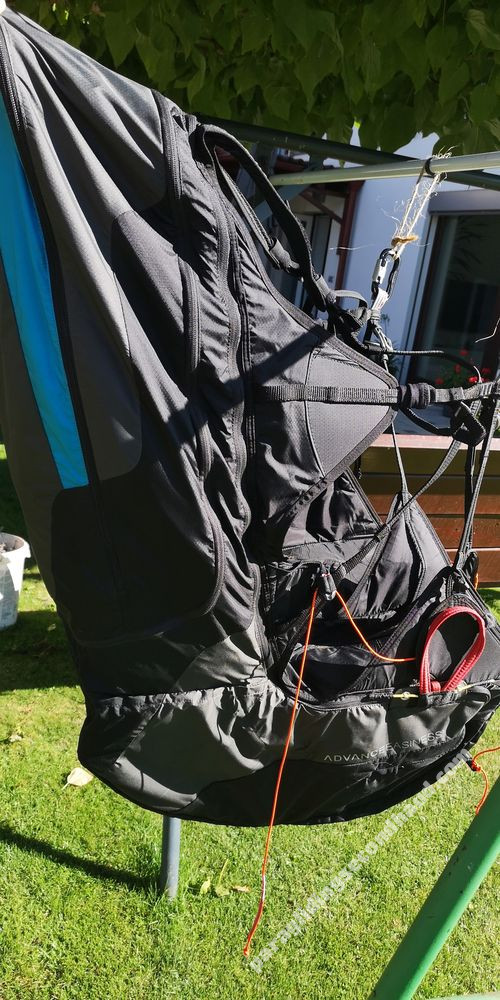 Advance Easiness 3, L, 2021