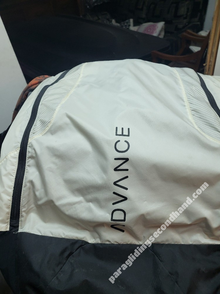 Advance WEIGHTLESS, L, 2022